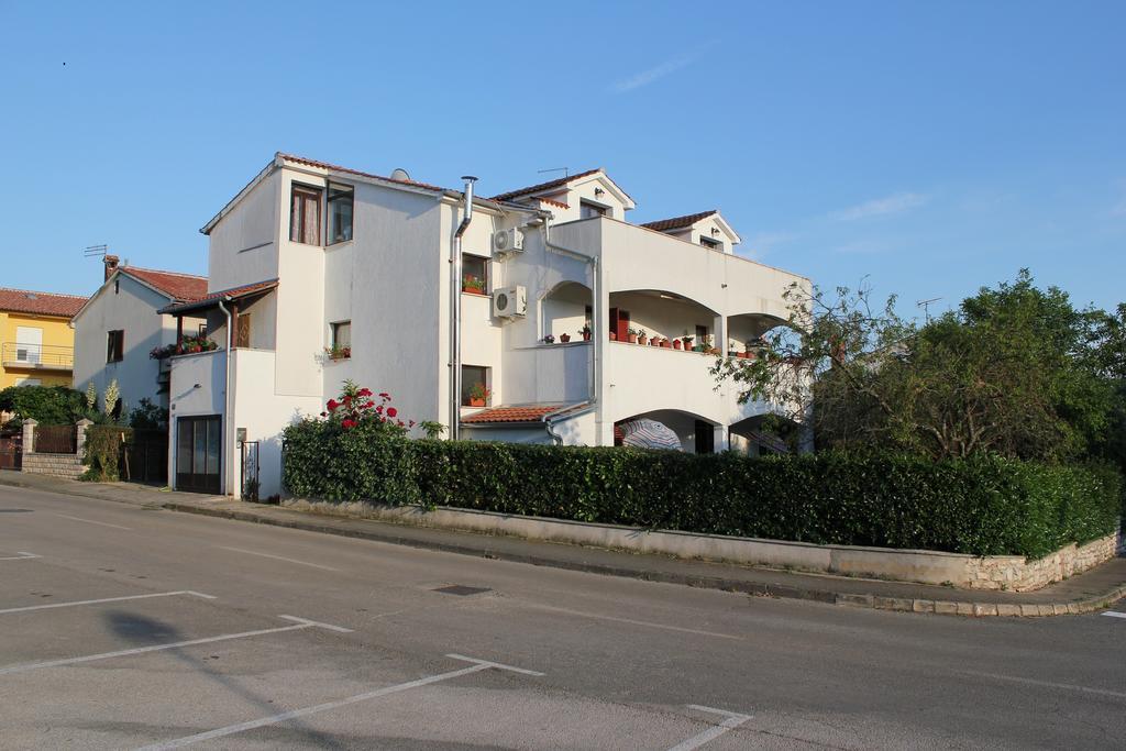 Apartments Vanessa Пореч Экстерьер фото